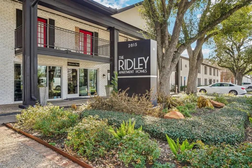 Photo of 2815 Greenridge Drive #2-031, North Houston, TX 77057 (MLS # 2742407)