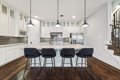 Tiny photo for 912 Yale Street #D, Houston, TX 77008 (MLS # 7179301)