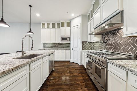 Tiny photo for 912 Yale Street #D, Houston, TX 77008 (MLS # 7179301)