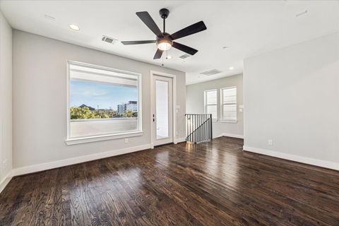 Tiny photo for 912 Yale Street #D, Houston, TX 77008 (MLS # 7179301)