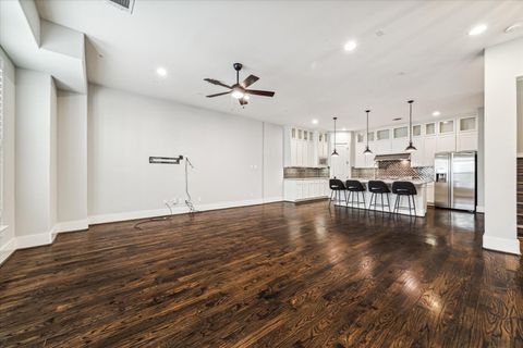 Tiny photo for 912 Yale Street #D, Houston, TX 77008 (MLS # 7179301)