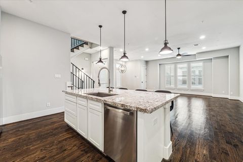 Tiny photo for 912 Yale Street #D, Houston, TX 77008 (MLS # 7179301)