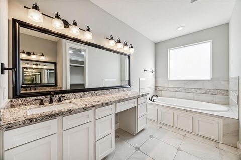 Tiny photo for 912 Yale Street #D, Houston, TX 77008 (MLS # 7179301)