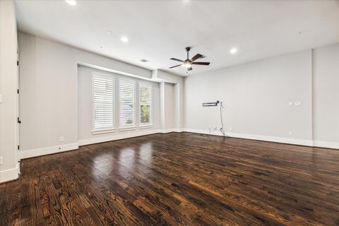 Tiny photo for 912 Yale Street #D, Houston, TX 77008 (MLS # 7179301)