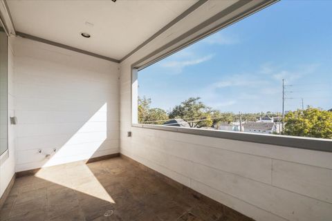 Tiny photo for 912 Yale Street #D, Houston, TX 77008 (MLS # 7179301)