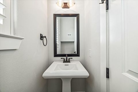 Tiny photo for 912 Yale Street #D, Houston, TX 77008 (MLS # 7179301)