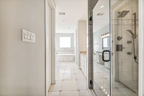 Tiny photo for 912 Yale Street #D, Houston, TX 77008 (MLS # 7179301)