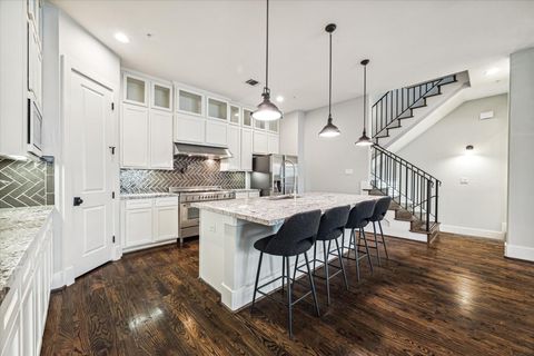 Tiny photo for 912 Yale Street #D, Houston, TX 77008 (MLS # 7179301)