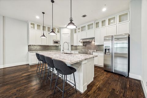 Tiny photo for 912 Yale Street #D, Houston, TX 77008 (MLS # 7179301)