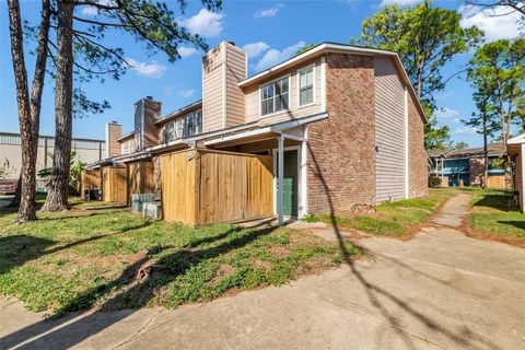 7402 Alabonson Road 301 Houston TX 77088