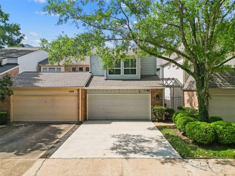 Photo of 1146 Fountain View Drive #204, Houston, TX 77057 (MLS # 52797791)