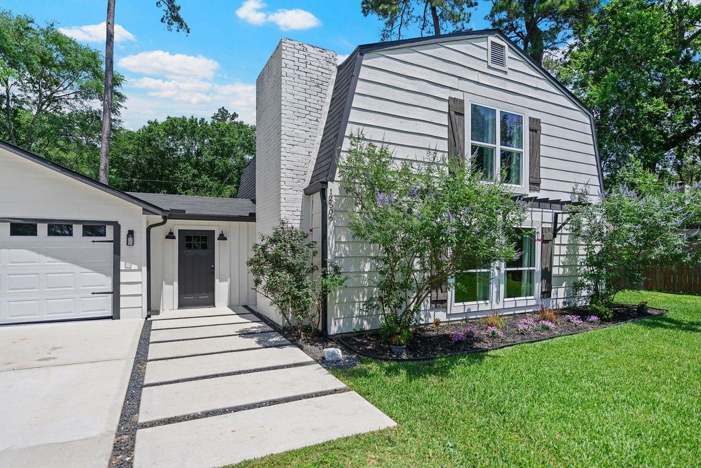 Photo of 12506 Patridge Circle, Pinehurst, TX 77362 (MLS # 33938901)