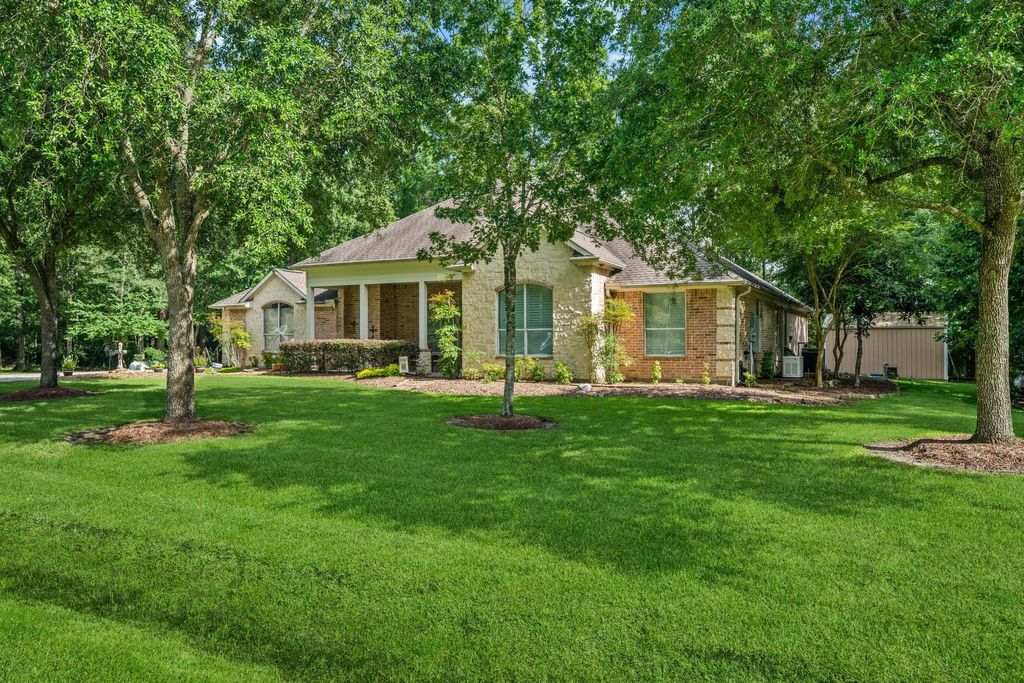 Photo of 1114 Commons Waterway Drive, Huffman, TX 77336 (MLS # 94234795)
