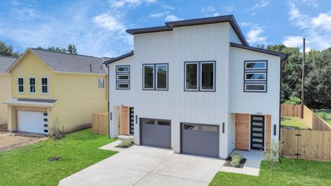 Photo of 5218 Higgins Street #A/B, Houston, TX 77033 (MLS # 39902811)