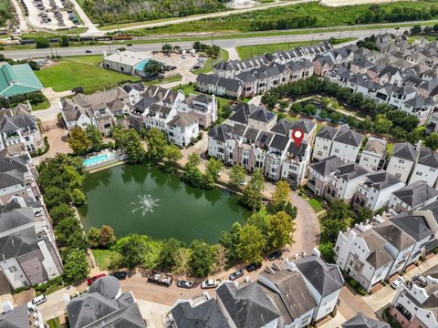 Photo of 2032 S Fannin Station S, Houston, TX 77045 (MLS # 27716272)