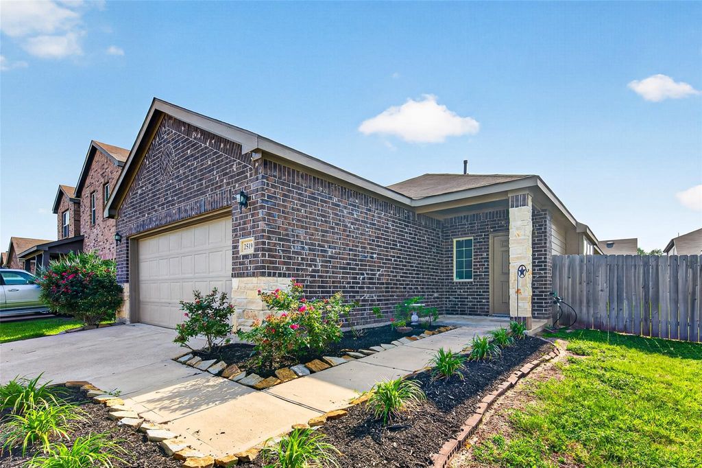 Photo of 2519 Northern Great White Court, Katy, TX 77449 (MLS # 47322518)
