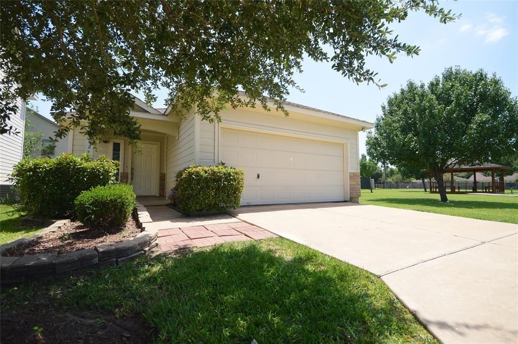 Photo of 15427 Lucky Star Drive, Houston, TX 77082 (MLS # 43886207)