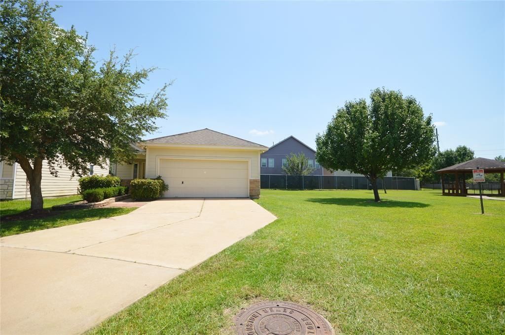 Photo of 15427 Lucky Star Drive, Houston, TX 77082 (MLS # 43886207)