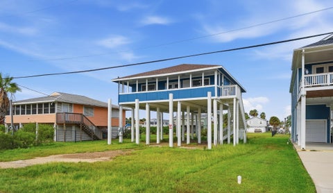 Photo of 16510 Jamaica Inn Road, Jamaica Beach, TX 77554 (MLS # 40807150)