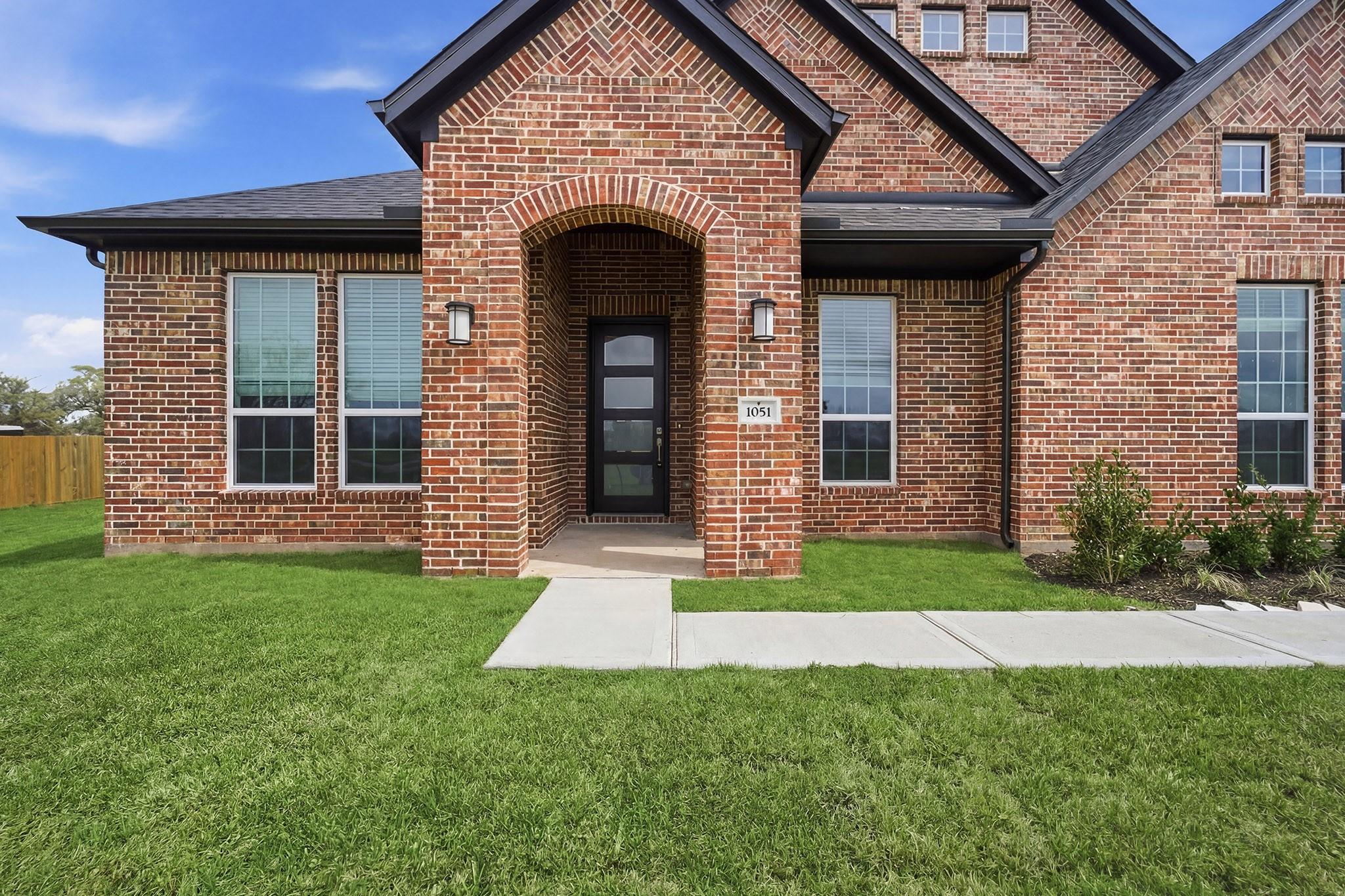 1051 Lakeland Circle