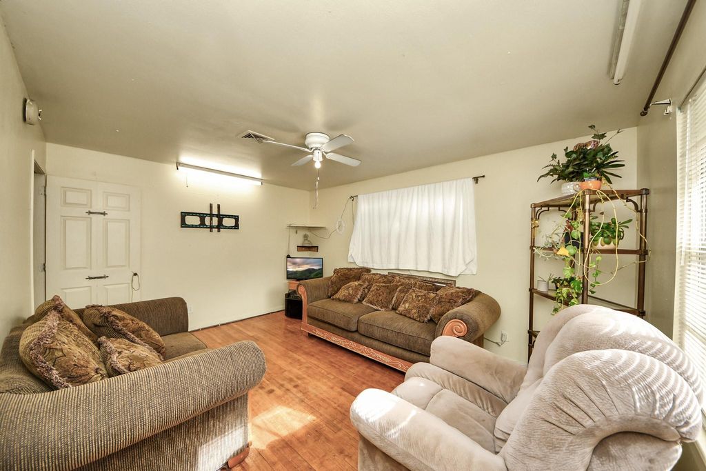 Photo of 9701 Foredale Street, Houston, TX 77075 (MLS # 68864108)