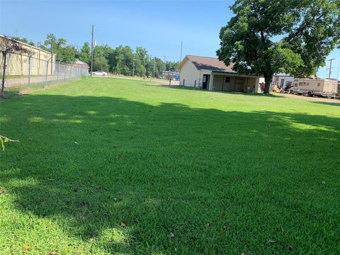 Vacant Land For Sale - 2214 N Main Street<br/> Liberty, TX 77575