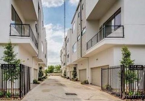 Photo of 2826 Decker Place, Houston, TX 77003 (MLS # 48964352)