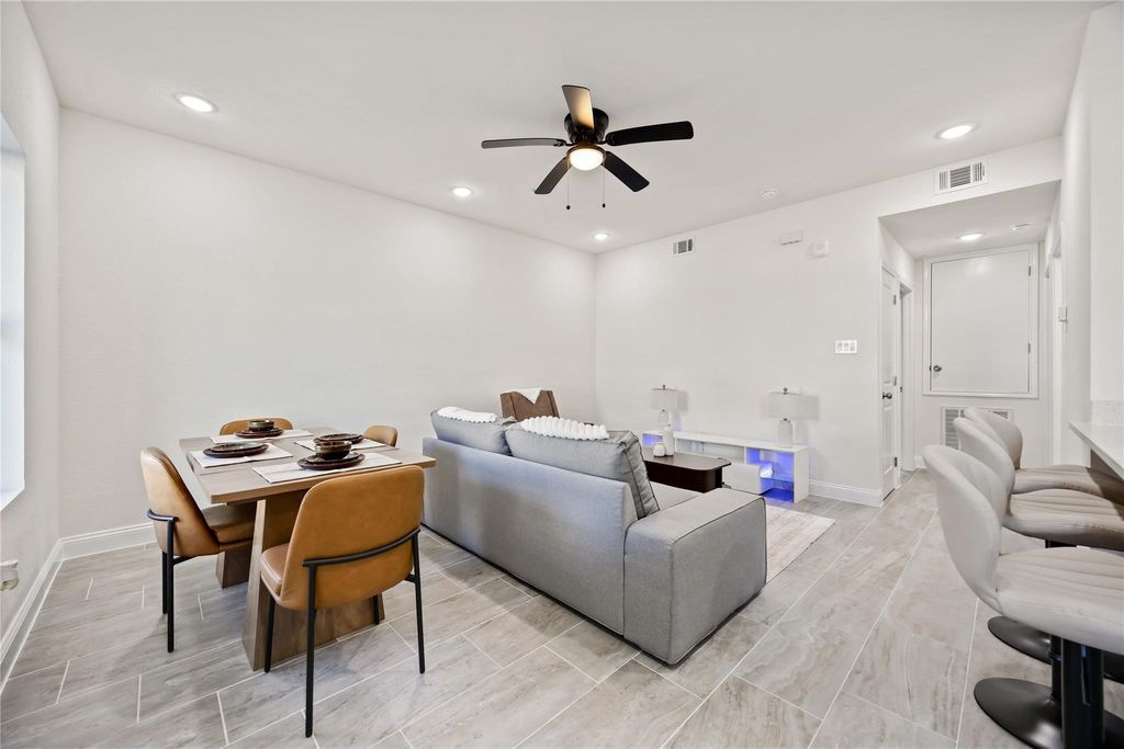 Photo of 9129 Brandon Street #B5, Houston, TX 77051 (MLS # 79682219)