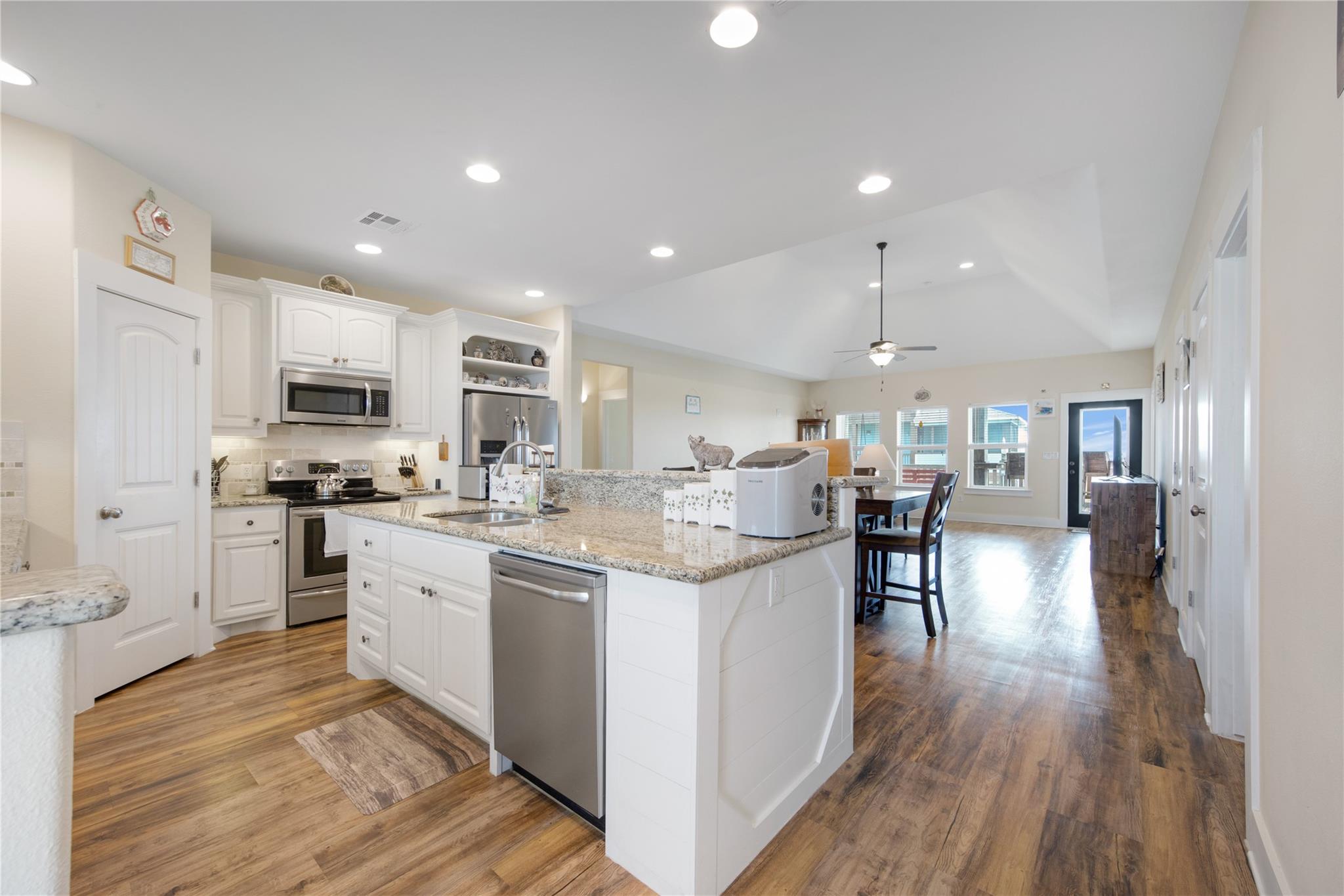 4304 Bolivar Circle