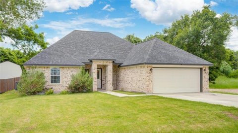 Photo of 46 Nelson Court, Jones Creek, TX 77541 (MLS # 85676853)