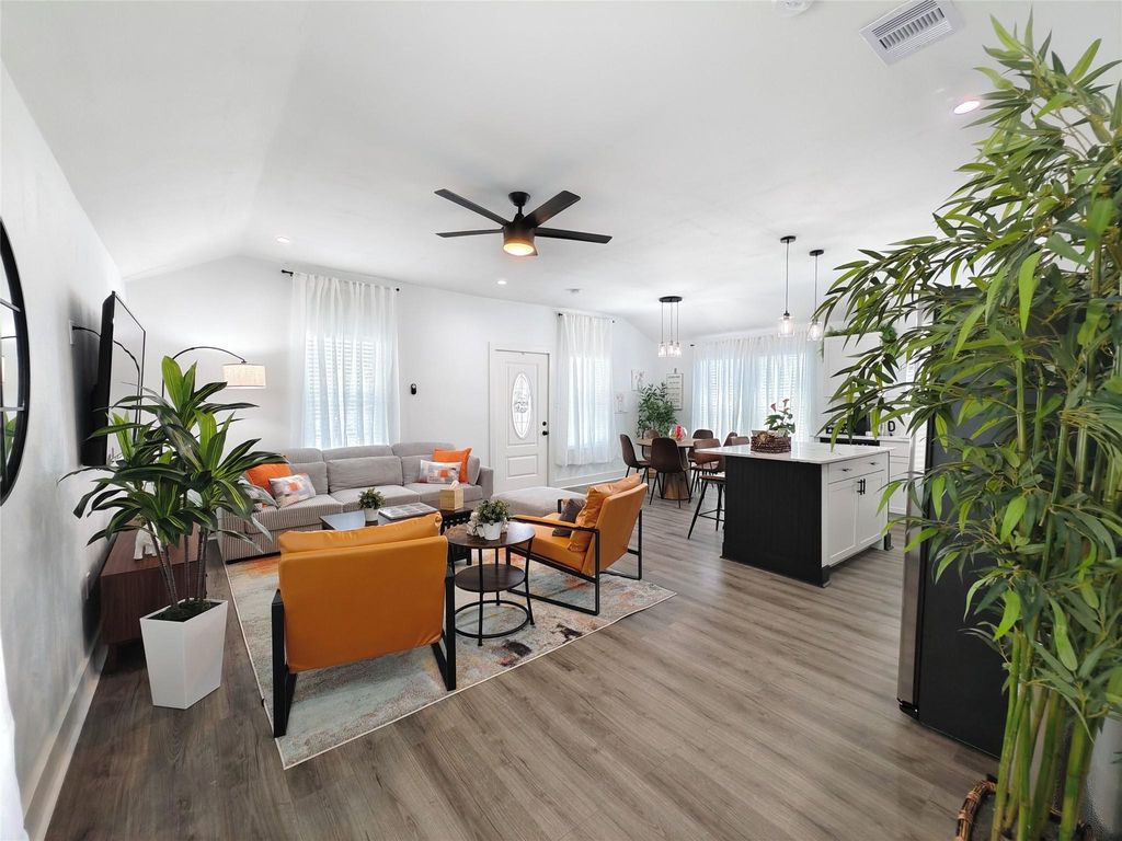 Photo of 4409 Mckinley Street, Houston, TX 77051 (MLS # 28649859)