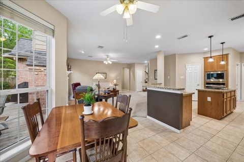 Tiny photo for 30 N Dragonwood Place, The Woodlands, TX 77381 (MLS # 95836364)