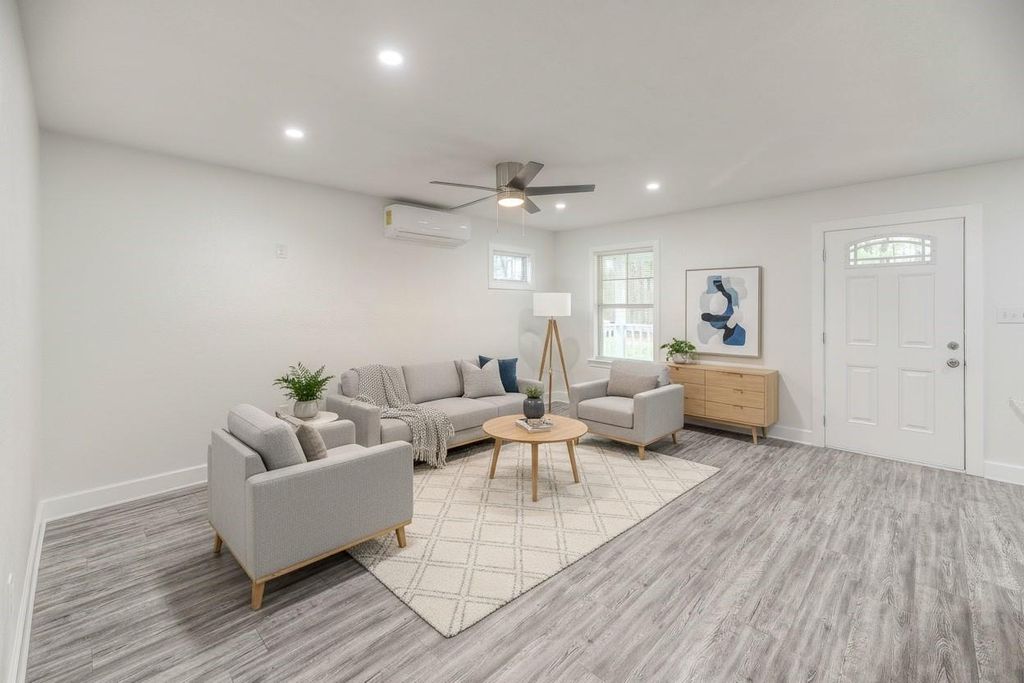 Photo of 161 Evergreen, Livingston, TX 77351 (MLS # 35195914)