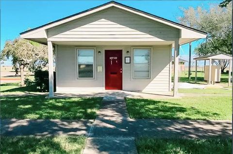 Photo of 425 Fm 631, Taft, TX 78390 (MLS # 73885785)