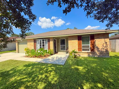 Photo of 307 Bellmar Lane, Friendswood, TX 77546 (MLS # 4902129) Photo of 307 Bellmar Lane, Friendswood, TX 77546 (MLS # 4902129)