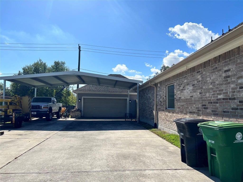Photo of 13354 Knollcrest Street, Houston, TX 77015 (MLS # 96317464)