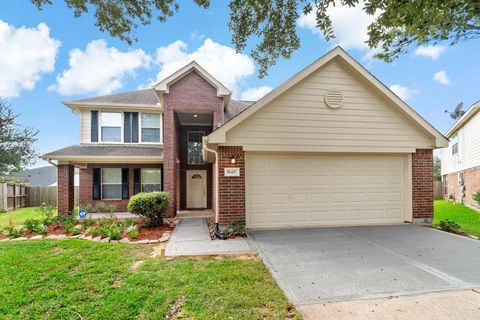Photo of 5607 Lilywood Court, Rosharon, TX 77583 (MLS # 81656378)