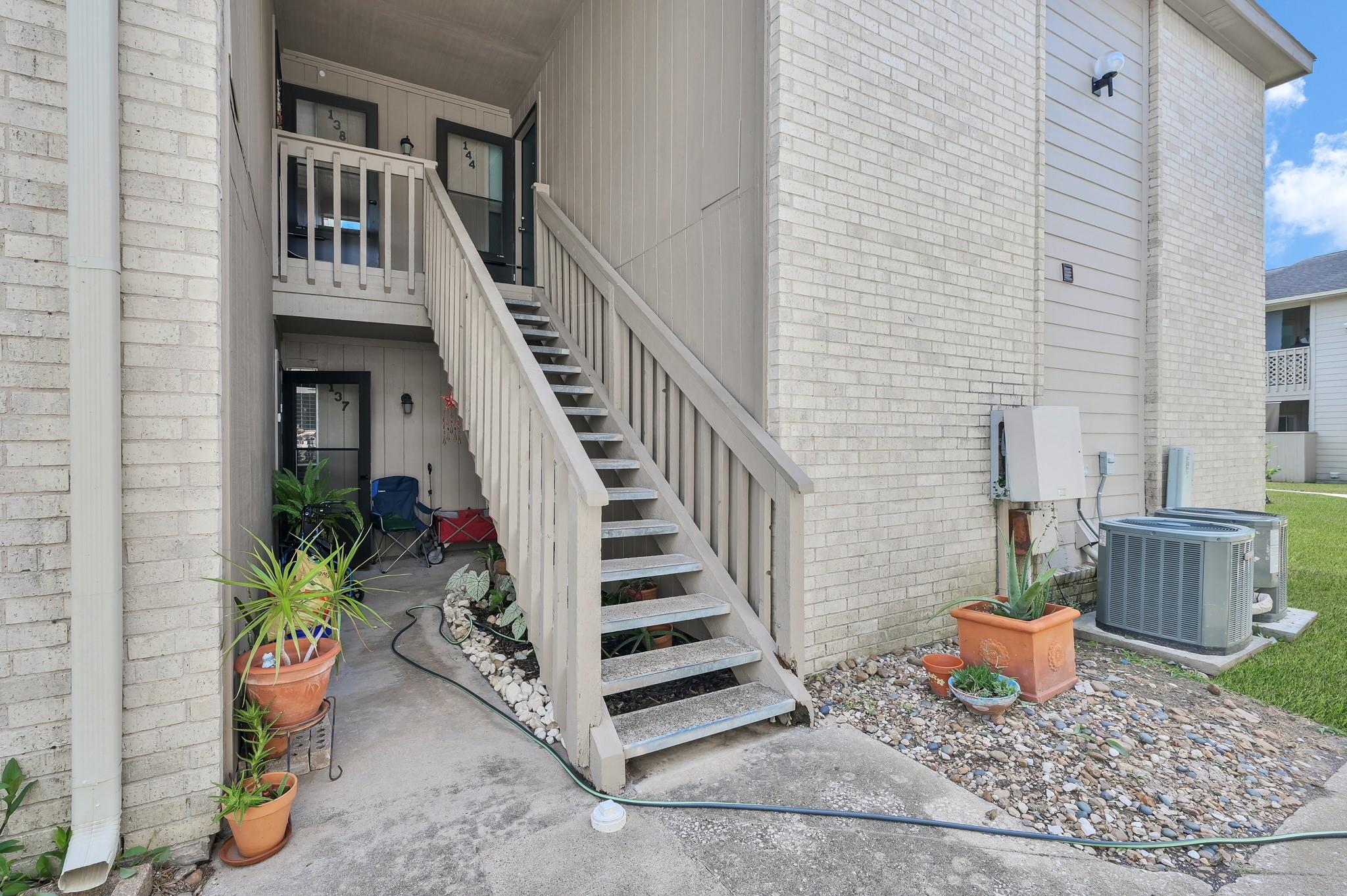 3919 Fairmont Parkway 143