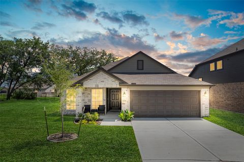 Photo of 11714 Glossy Oak Lane, Houston, TX 77066 (MLS # 919466)