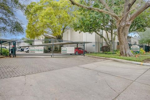 Photo of 1100 Augusta Drive #84, Houston, TX 77057 (MLS # 82228899)