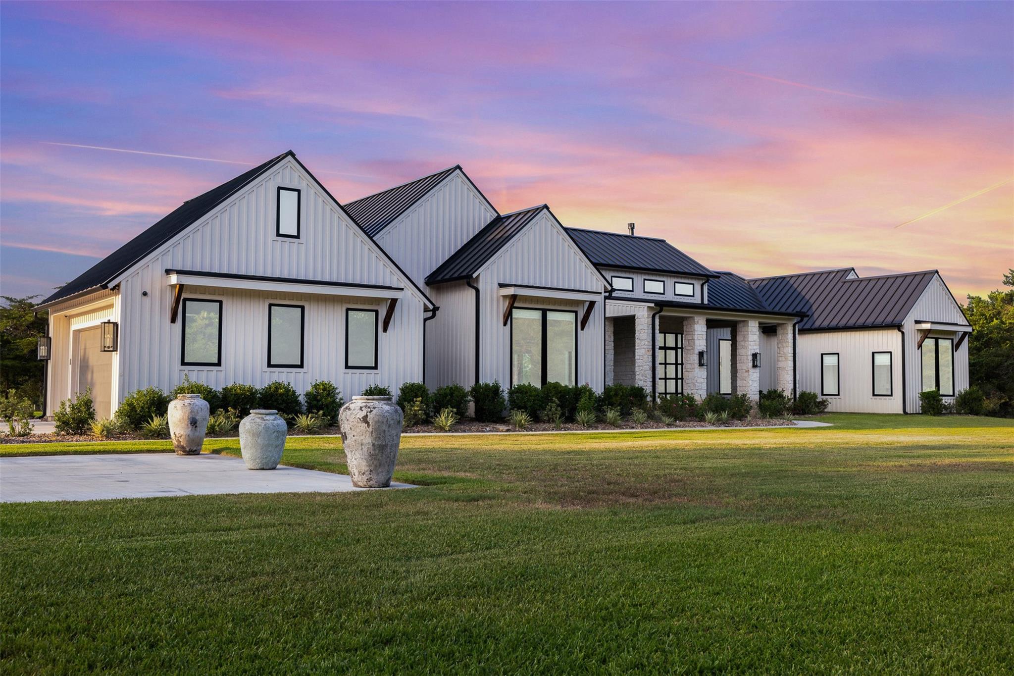598 Vineyard View Trail