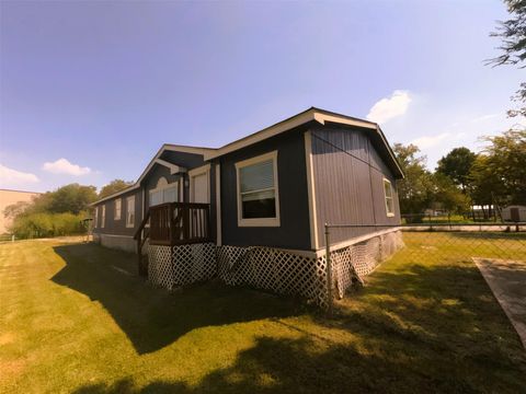 Photo of 7102 King Street, Manvel, TX 77578 (MLS # 55977925)