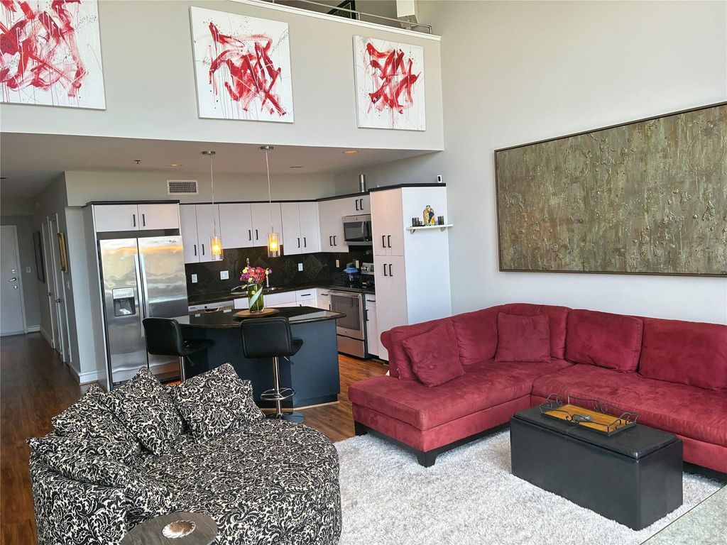 Photo of 3311 Yupon Street #605, Houston, TX 77006 (MLS # 73753794)