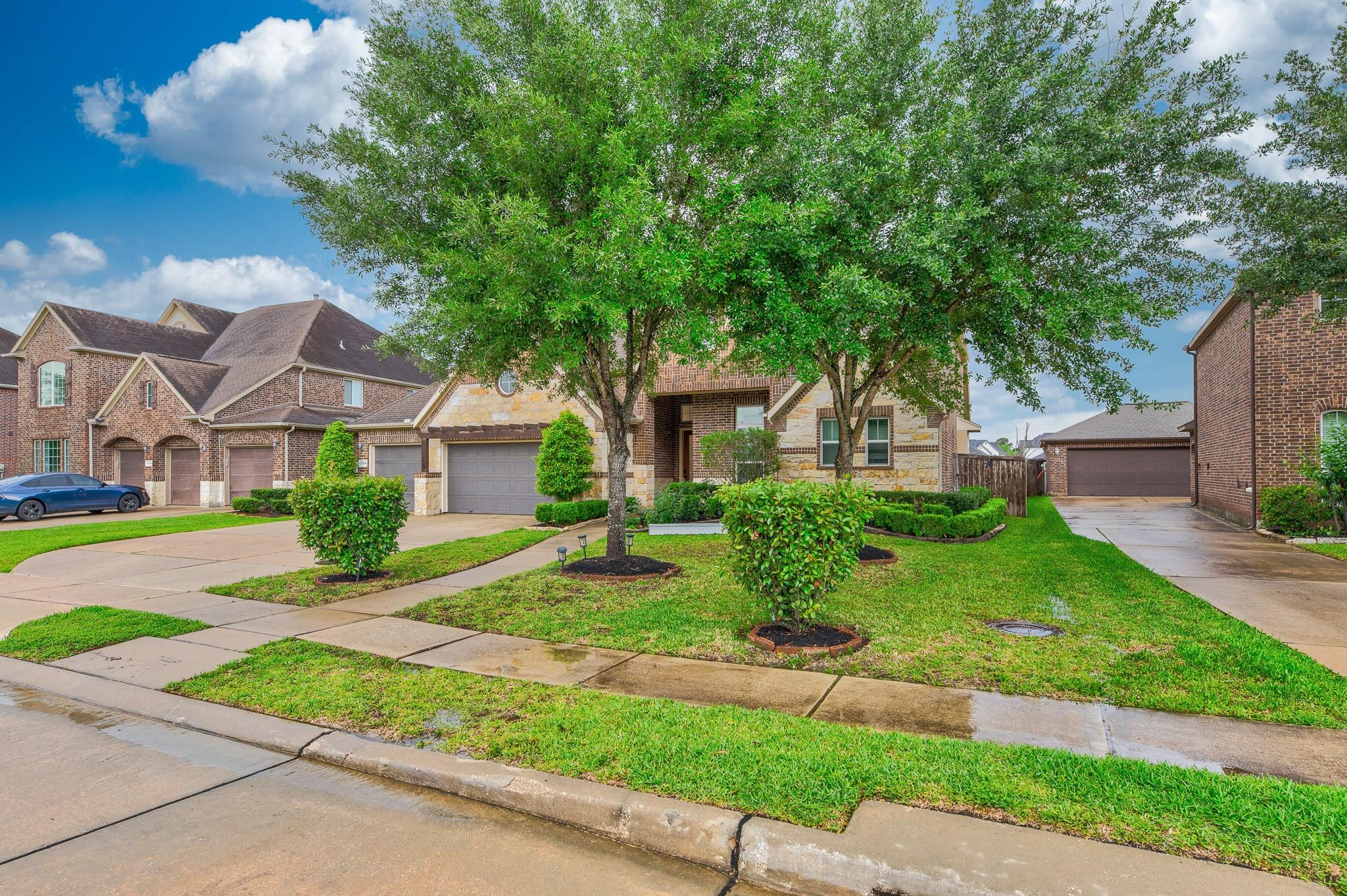 25514 Kearsley Drive