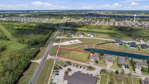 Photo of 12802 Eagle Ridge Drive, Mont Belvieu, TX 77535 (MLS # 80201279)