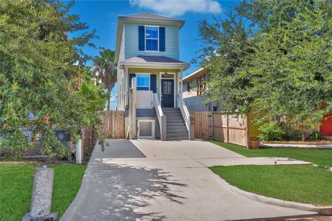 Photo of 5017 Avenue K, Galveston, TX 77551 (MLS # 93961079)