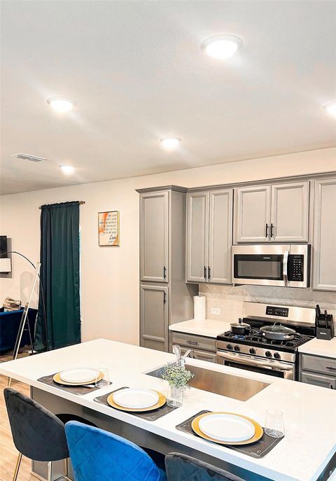 Photo of 6911 Calhoun Road, Houston, TX 77021 (MLS # 68989076) Photo of 6911 Calhoun Road, Houston, TX 77021 (MLS # 68989076)