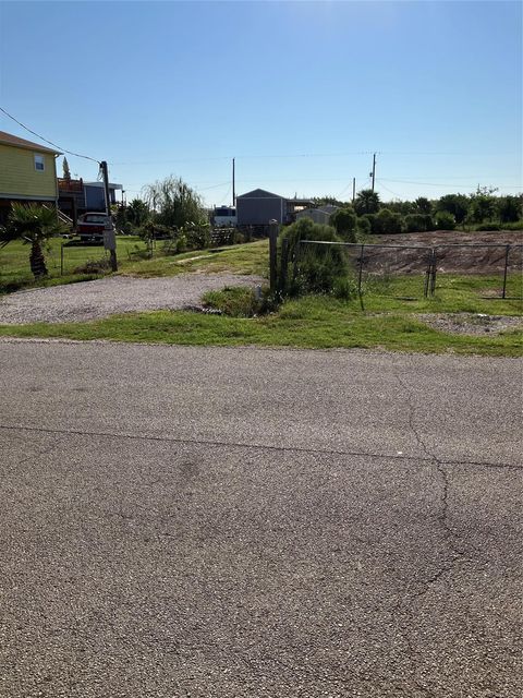 Photo of 731 18th Street, San Leon, TX 77539 (MLS # 96165724)