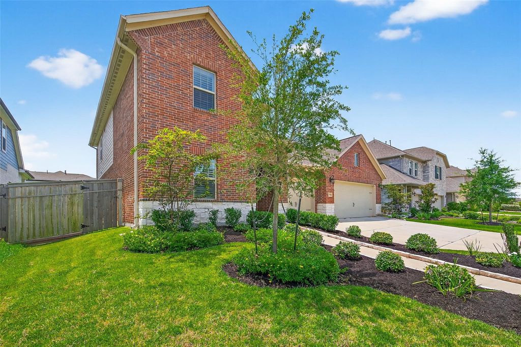 Photo of 9918 Knollwood Lane, Missouri City, TX 77459 (MLS # 52676411)