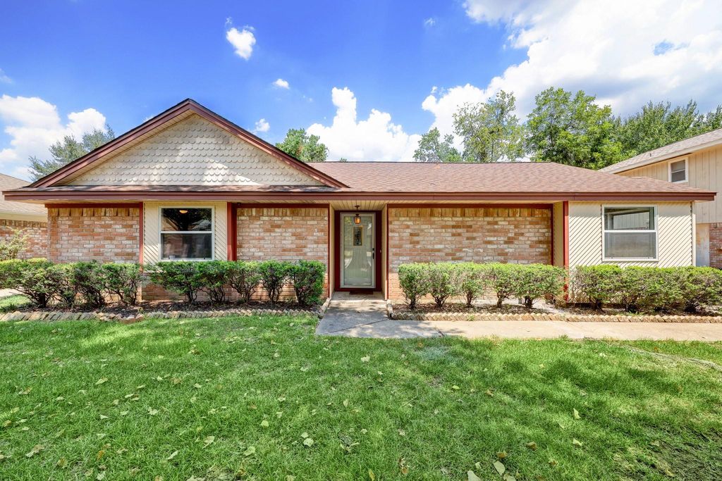 Photo of 9006 Stone Brook Lane, Houston, TX 77040 (MLS # 38946644)